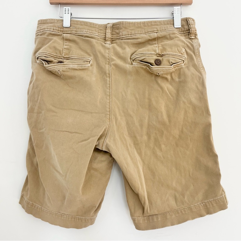 American Eagle Outfitters Men's Khaki Shorts Cargo Style Sz 32 Extreme Flex - Picture 7 of 9